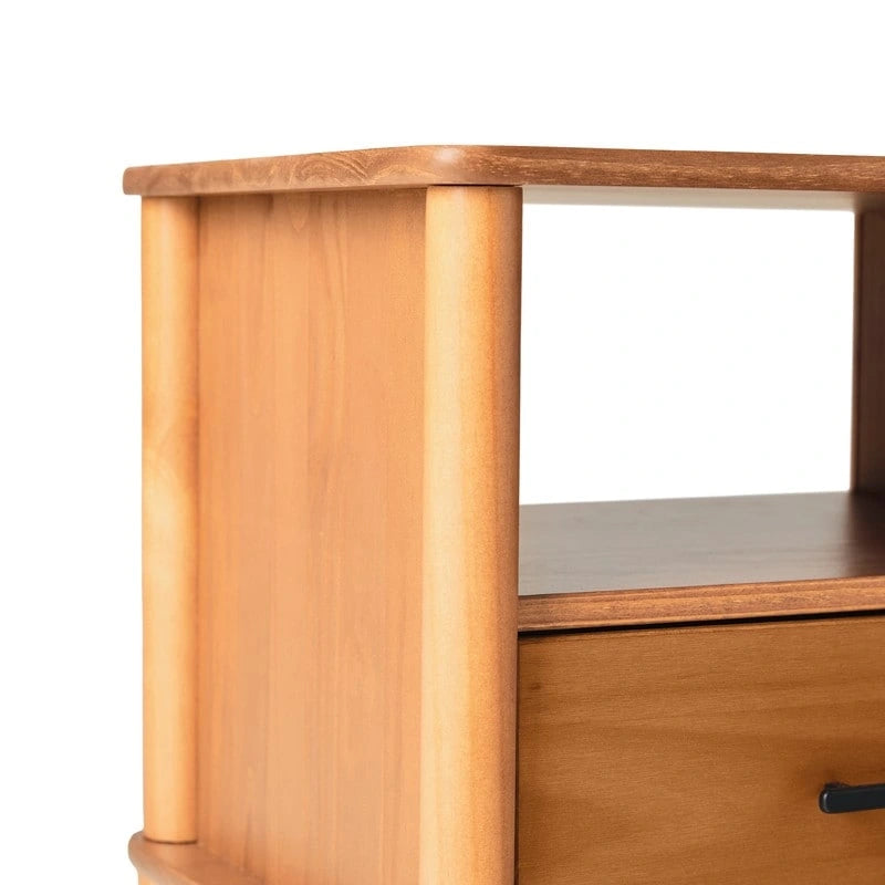 Table de chevet transitionnelle à fuseaux en bois massif